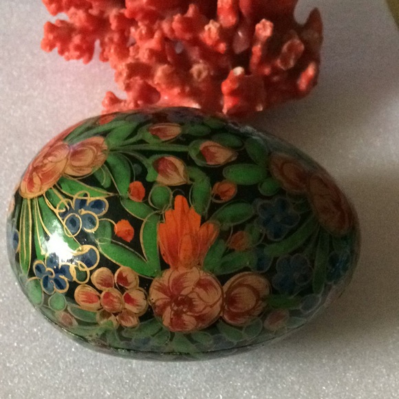 Antique hand paint jewelry box - Picture 2 of 4